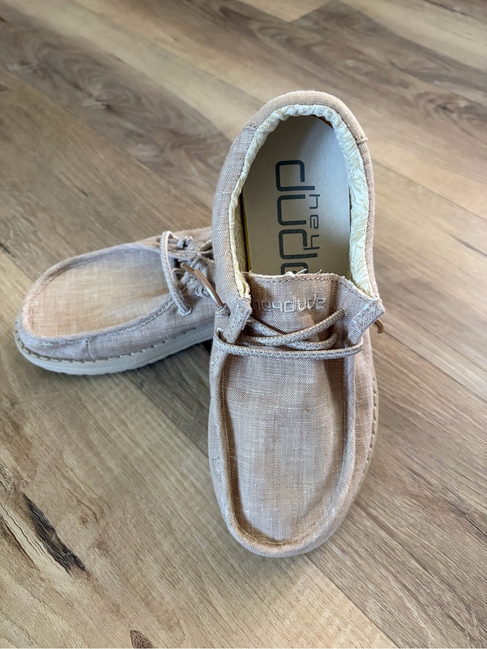 HEYDUDE Wally Youth Beige Linen Slip On Loafers Shoes Size US 3Y EU 35